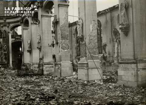 Bombardement-Yvetot-Nef de l'Eglise